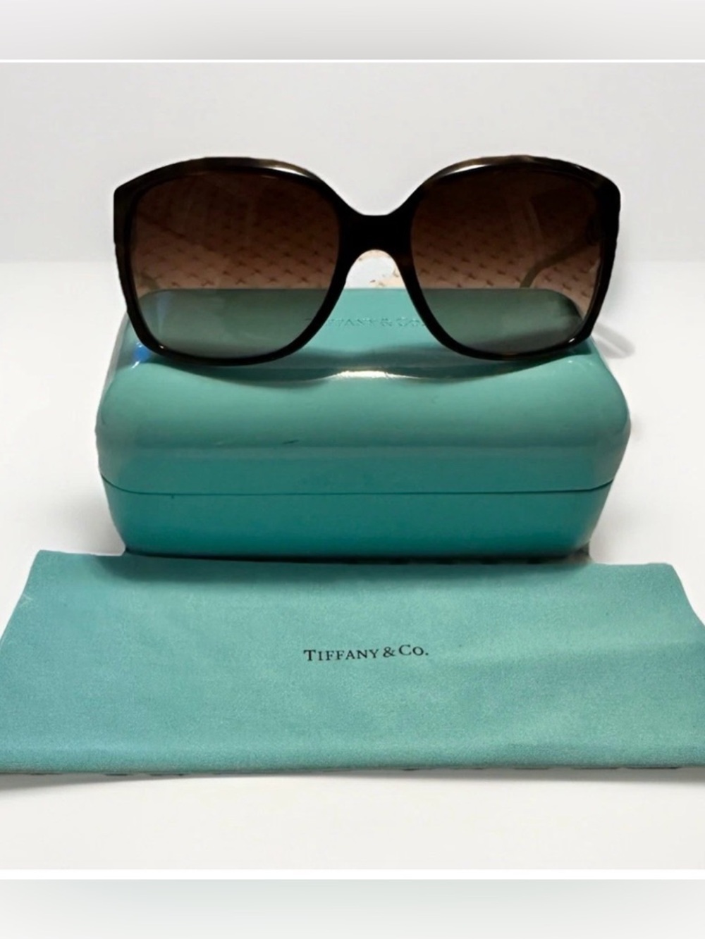TIFFANY&Co Sunglasses TF4076 8134/3B Tortoise/Brown/ Gold
AUTHENTIC ITALY